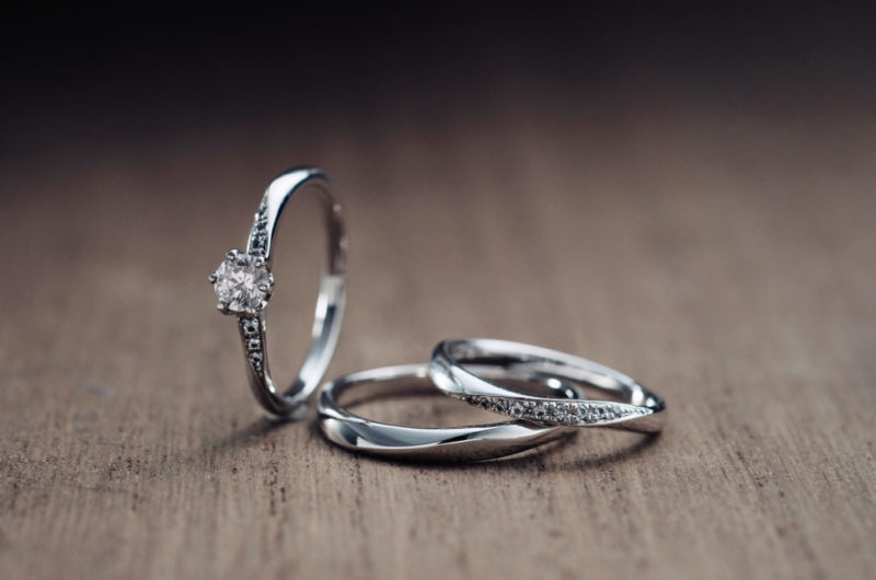 
柔らかなＳラインデザインのエルドーオリジナルセットリング