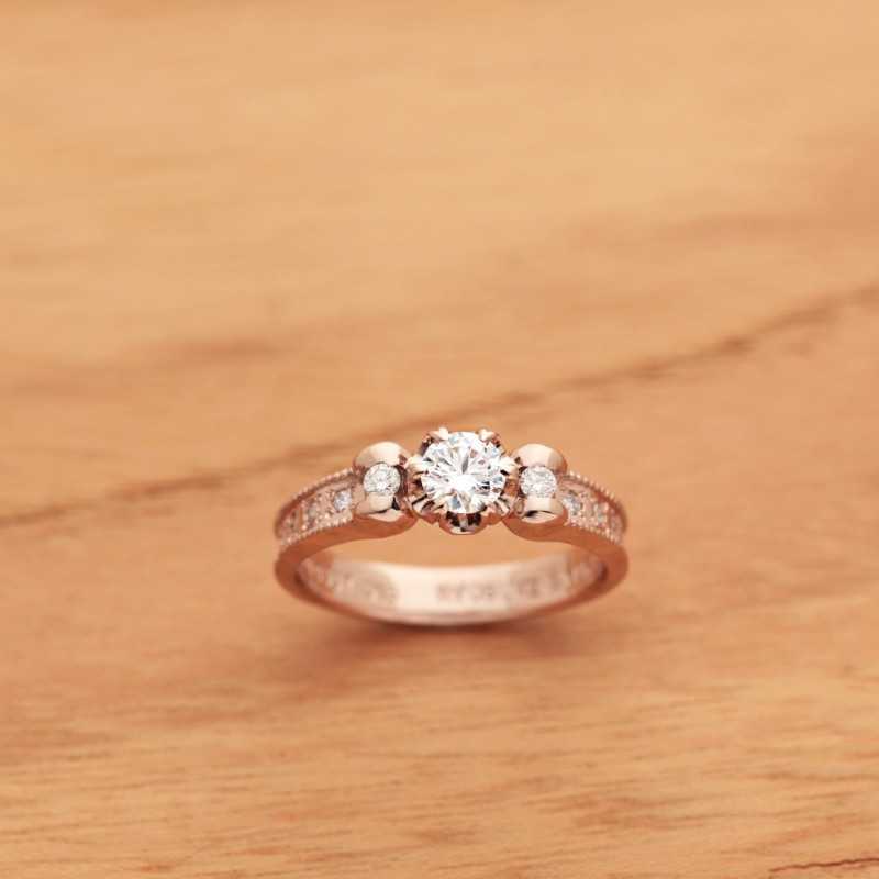 
フルオーダーアンティーク調エンゲージのエルドーセレクトブランドのKATSUKI／カツキ