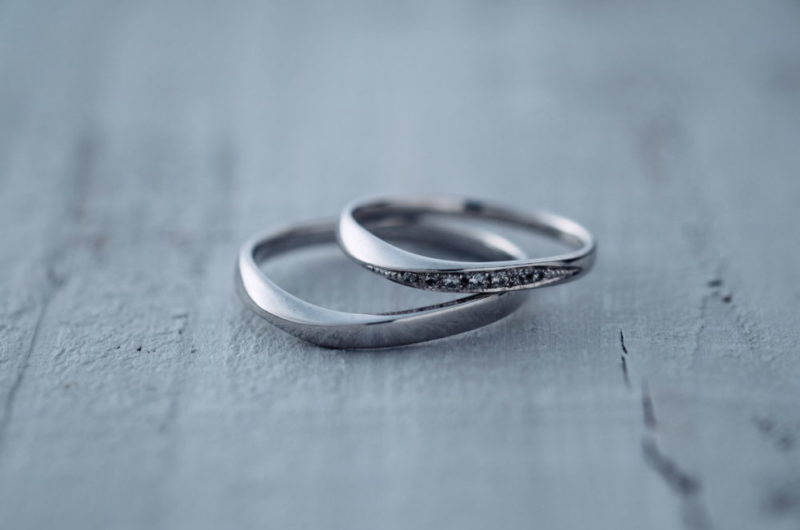 
指輪をきれいに見せてくれるマリッジのエルドーオリジナルブランド『メリア／melia』