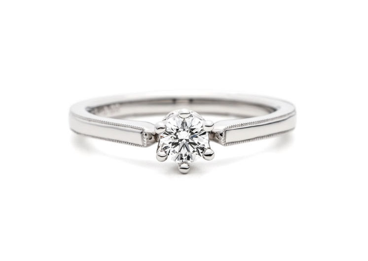 
シャンティ城をモチーフの指輪言葉のあるエルドーセレクトブランドアフラックス／AFFLUX『シャンティー／祝福』