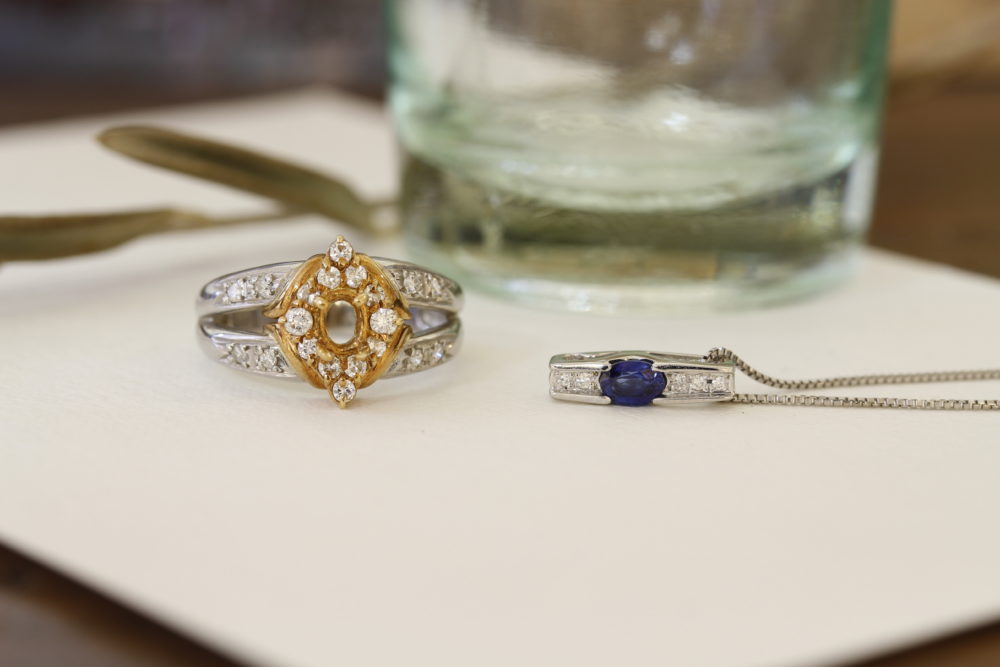 昔購入したお気に入りのサファイアの指輪をずっと身につけれるネックレスへと