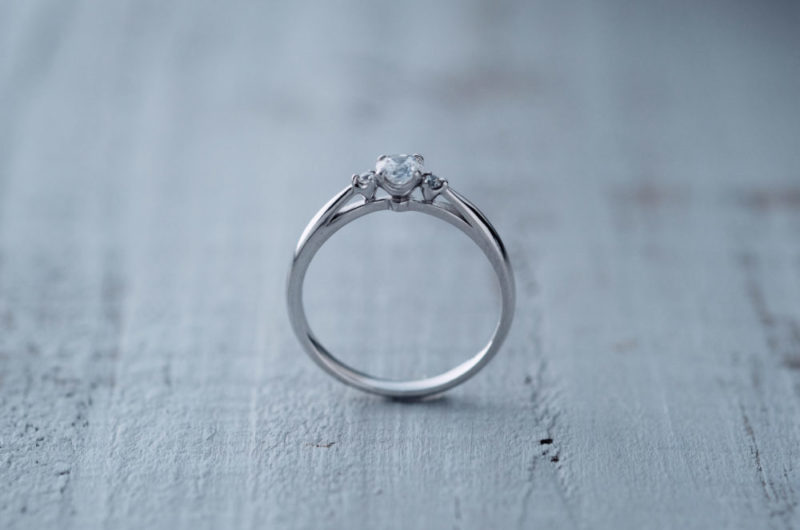 
透かしのあるデザインでシンプルエンゲージのエドーオリジナルブランド『メリア／melia』