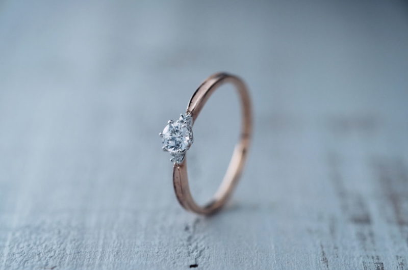 
エタニティーストレートのシンプルエンゲージのエドーオリジナルブランド『メリア／melia』