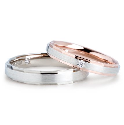 
二層のコンビとカットのラインがさりげなくキラキラさせてくれる結婚指輪　Twins Cupid/ツインズキューピッド