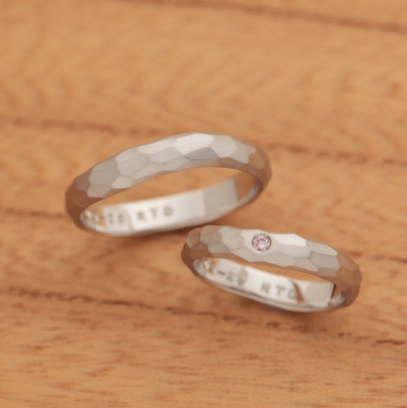 
波打つラインとキラキラ輝くデザインのエルドーセレクトブランドカツキ／KATSUKI『ボヌール／幸福』