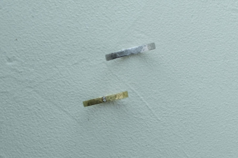 
鎚目模様にマット加工のエドーオリジナルブランド『シュシュ／Chou Chou』