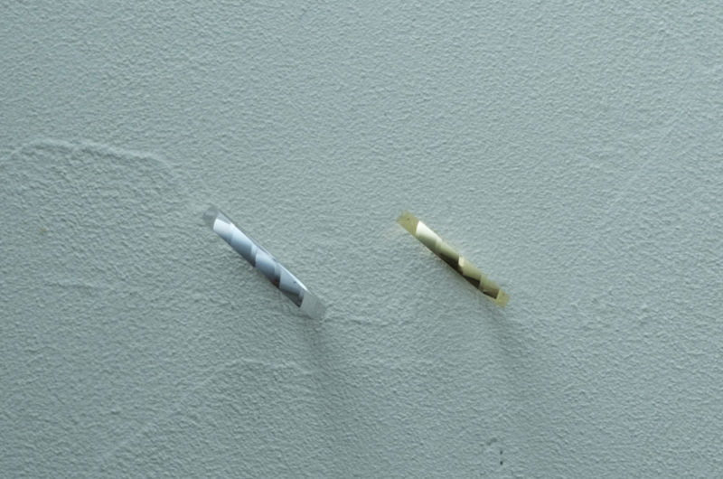 
斜めにカットの入ったエドーオリジナルブランド『シュシュ／Chou Chou』