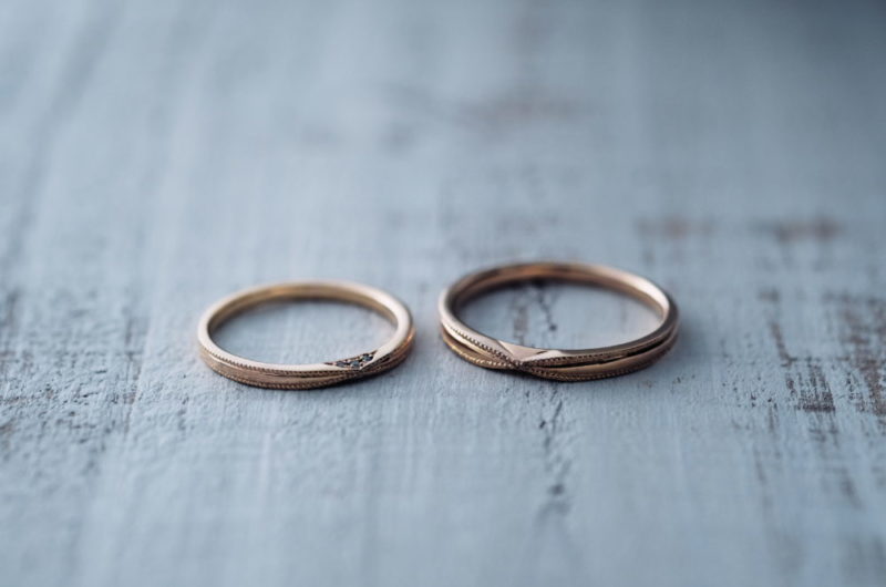 
真ん中の切り替えしが特徴のマリッジのエドーオリジナルブランド『メリア／melia』