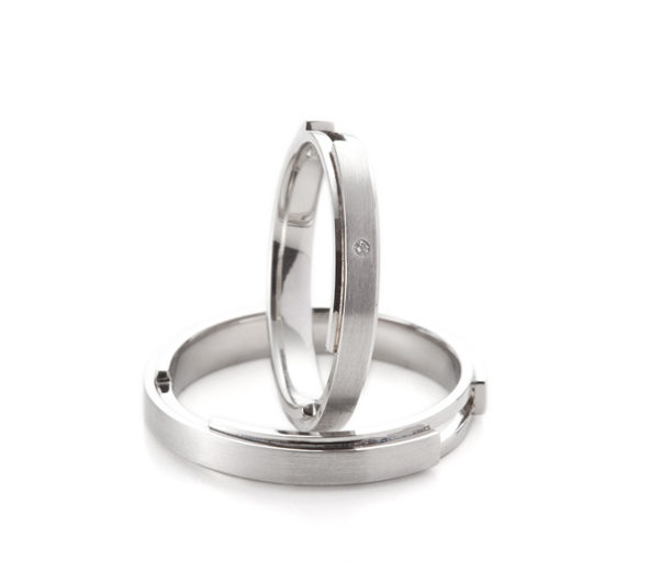 
近代建築をモチーフの指輪言葉のあるエルドーセレクトブランドアフラックス／AFFLUX『リトル ヴォーグ／私の理想』