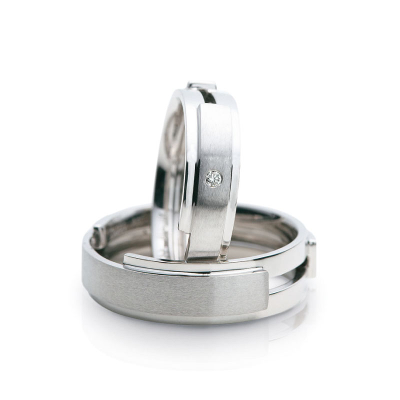 
近代建築のイメージの指輪言葉のあるエルドーセレクトブランドアフラックス／AFFLUX『ヴォーグ／私の理想』