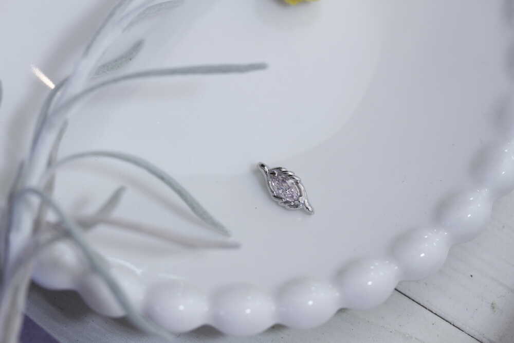 ピンクダイヤモンドのルース（裸石）をペンダントトップへと