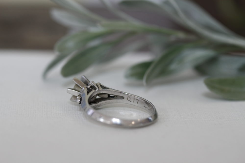 昔購入した指輪のダイヤを使ってシンプルなネックレスへと