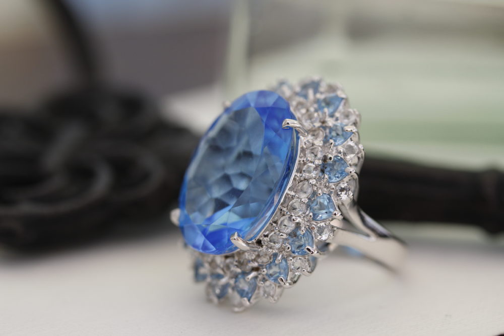 指輪からブローチに