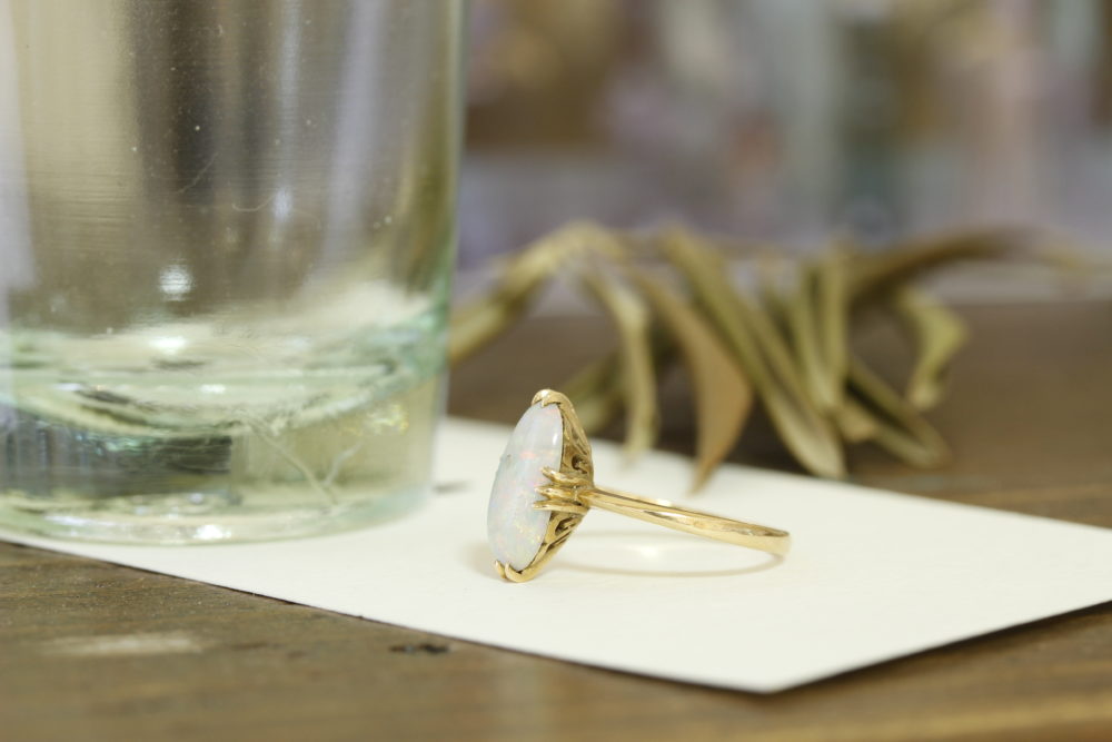 昔ながらのオパールの指輪を今でも使える指輪へ