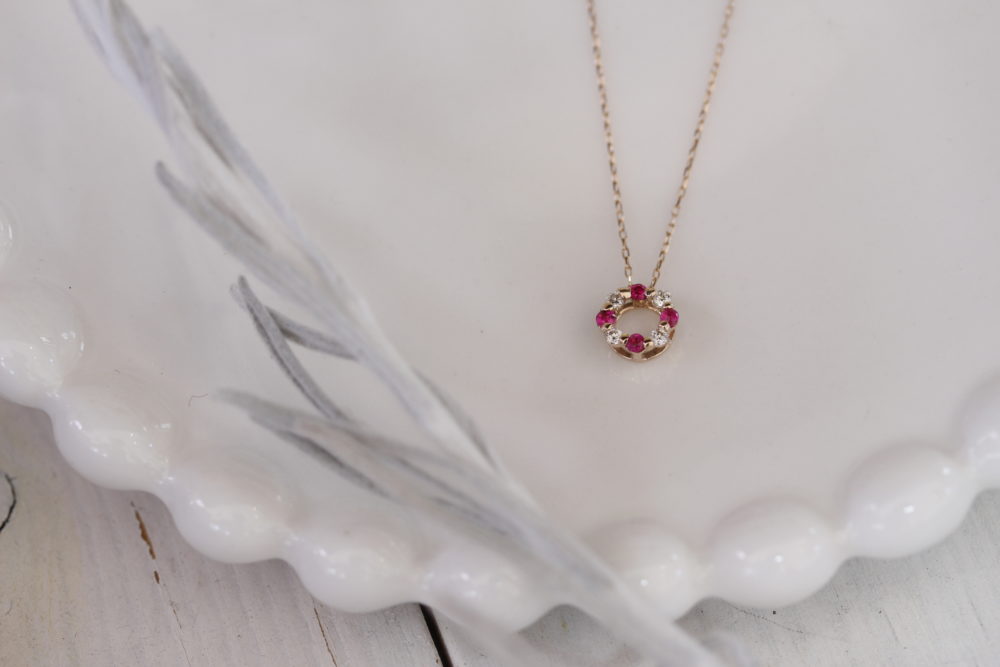 眼鏡についてたルビーを使ってプチネックレスへ