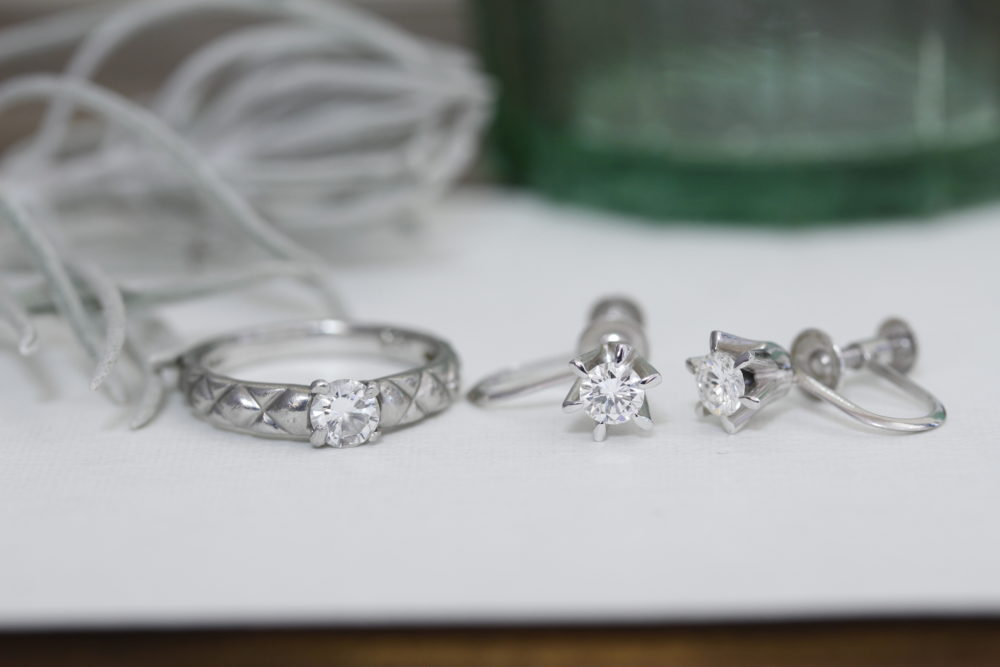 使わないジュエリーを集めて一つの豪華なリングへと