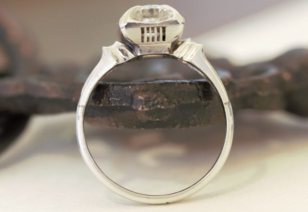 昔購入した指輪のダイヤを使ってアンティーク調なデザインへと