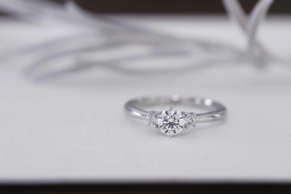 婚約指輪からネックレスとピアスへと