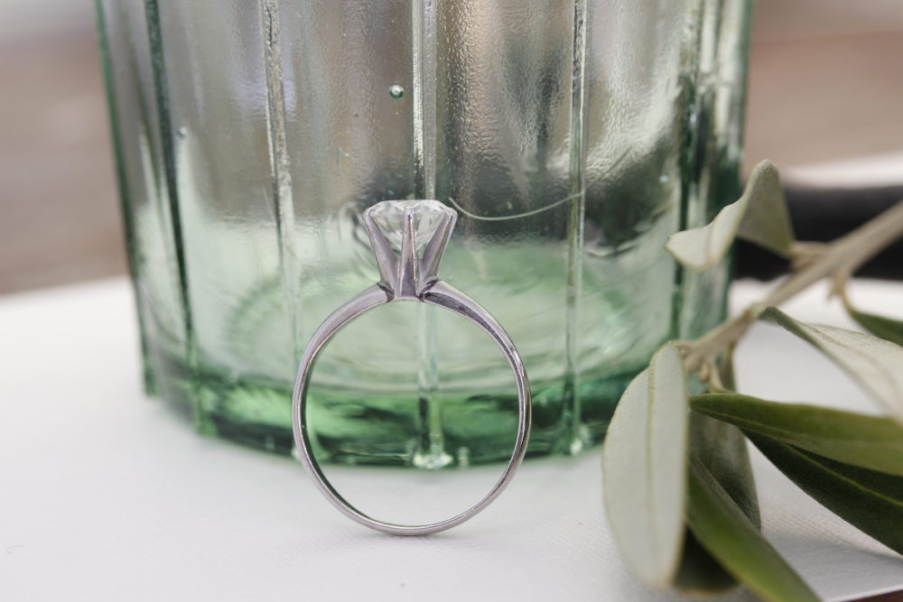 昔購入した指輪のダイヤを使って今風のネックレスへと