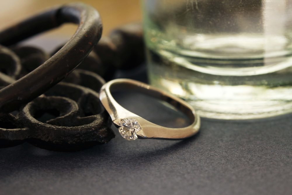 母親の婚約指輪のダイヤを使って