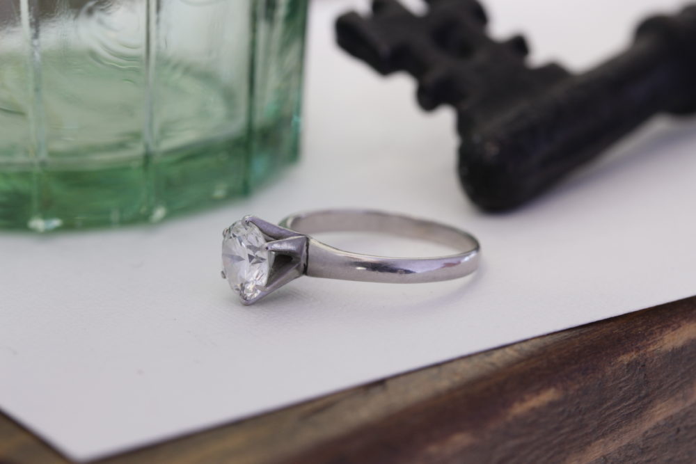 昔購入した指輪のダイヤを使って今風のネックレスへと