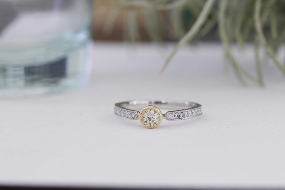 昔ながらのデザインを今どき使える指輪やネックレスへ