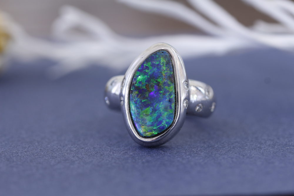 お母様の沢山の宝石を娘さんたちの宝石に