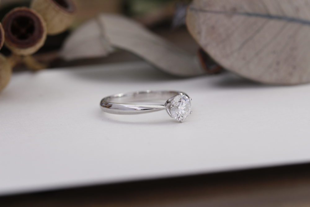 昔購入した指輪のダイヤを使って今風へと