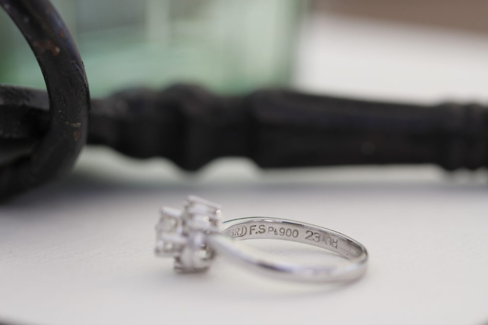 昔購入したダイヤモンドの指輪をそのままのデザインのネックレスへと