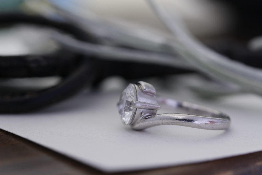 昔購入した指輪のよりしっかりとしたデザインへと