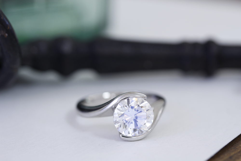 昔購入した指輪のよりしっかりとしたデザインへと