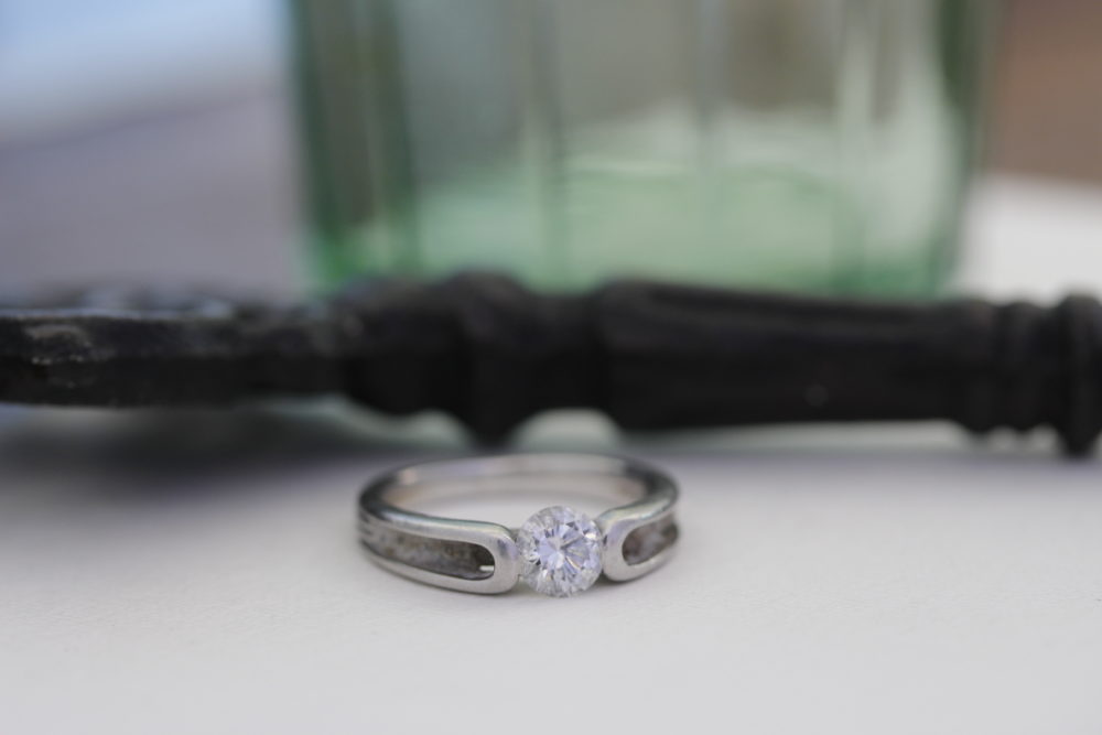 昔購入した指輪のダイヤを使ってアンティーク調なデザインへと