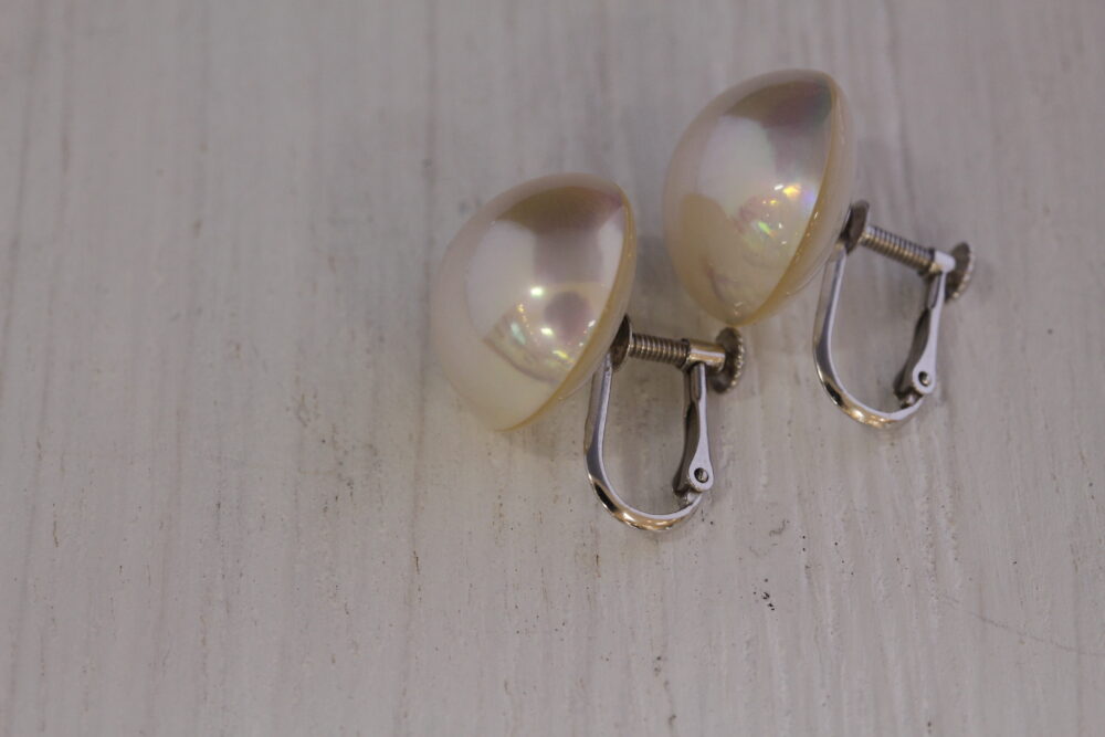 パールのイヤリングをピアスへリフォーム