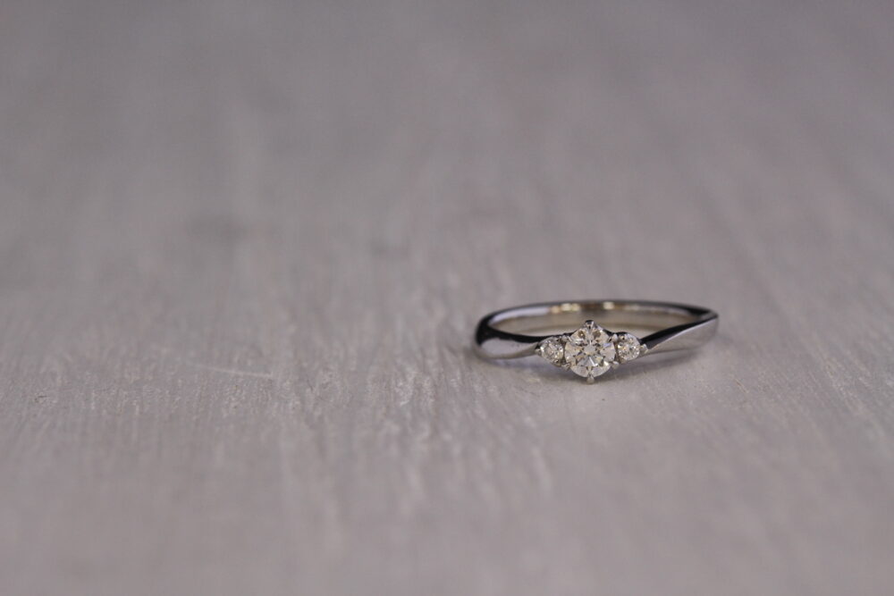 婚約指輪をネックレスへ