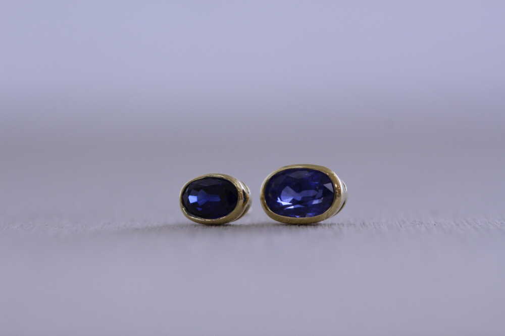 指輪とネックレスのサファイヤでピアスに