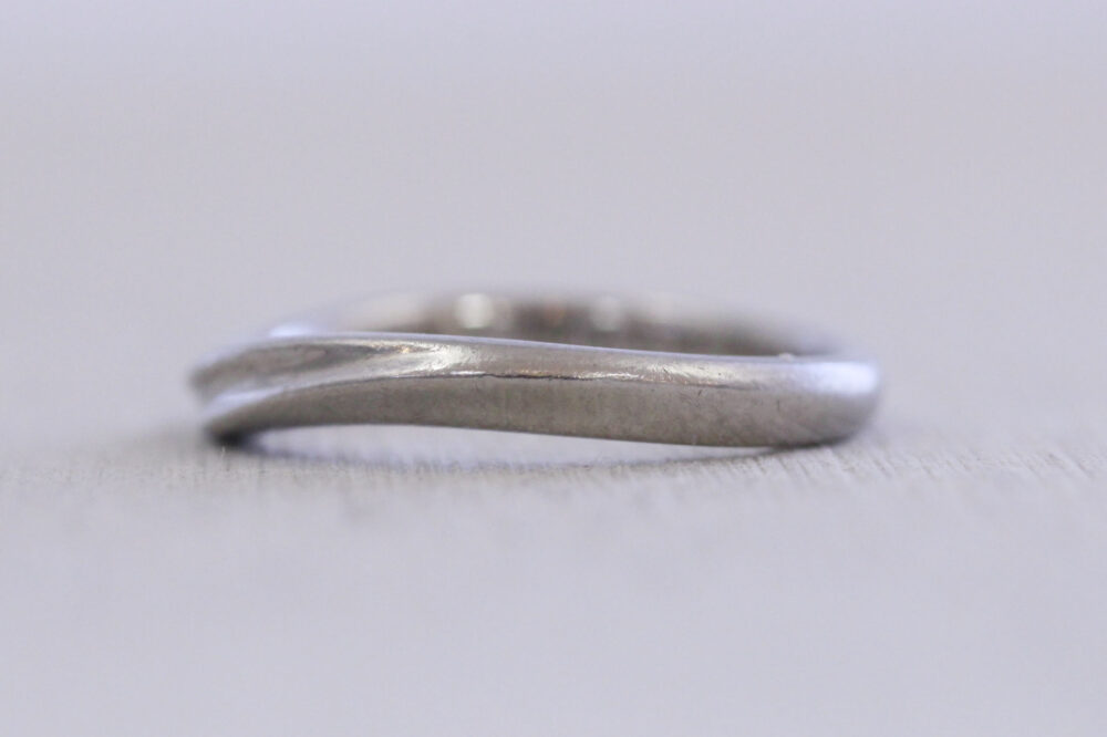 結婚指輪(男性用)にアクセントをつける