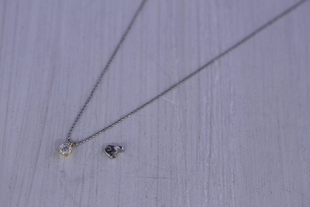 ご自身のネックレスを<br />
新しいデザインへ