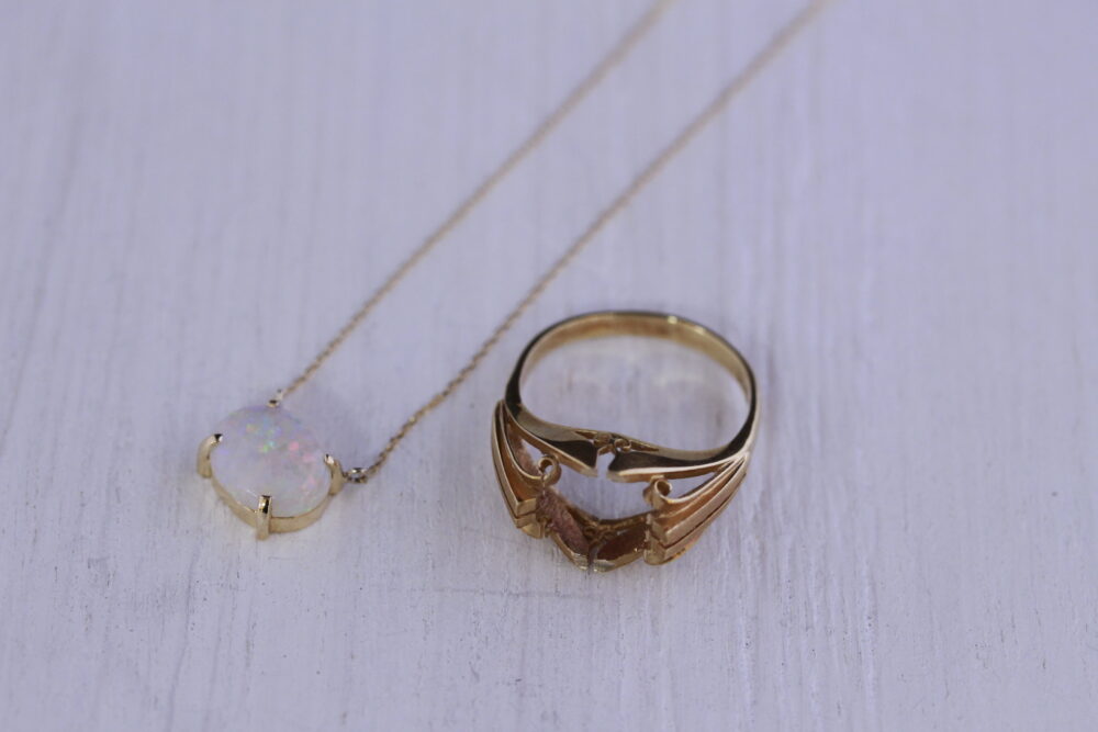 お婆様のオパールをネックレスへ