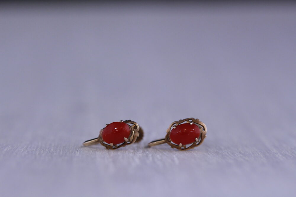 珊瑚のイヤリングをピアスへ