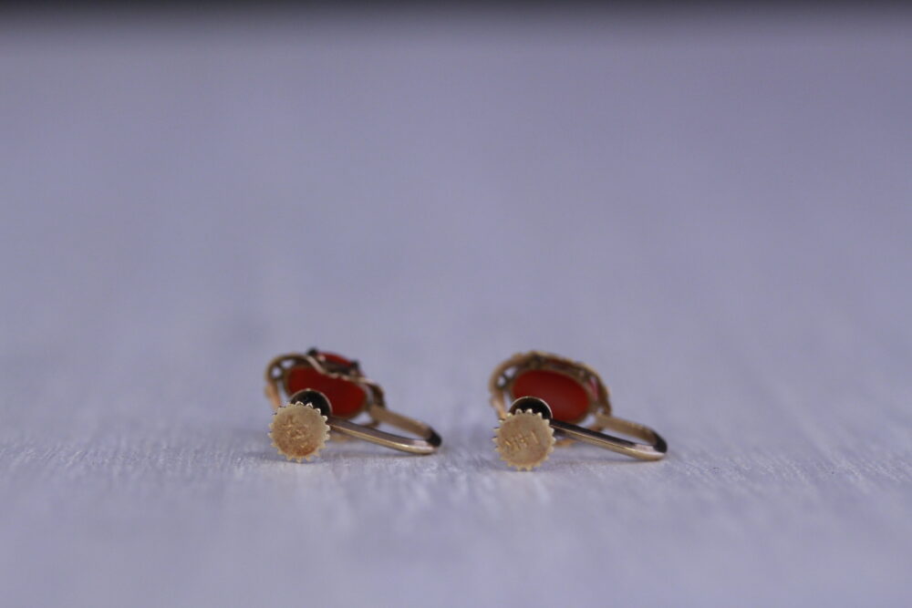 珊瑚のイヤリングをピアスへ