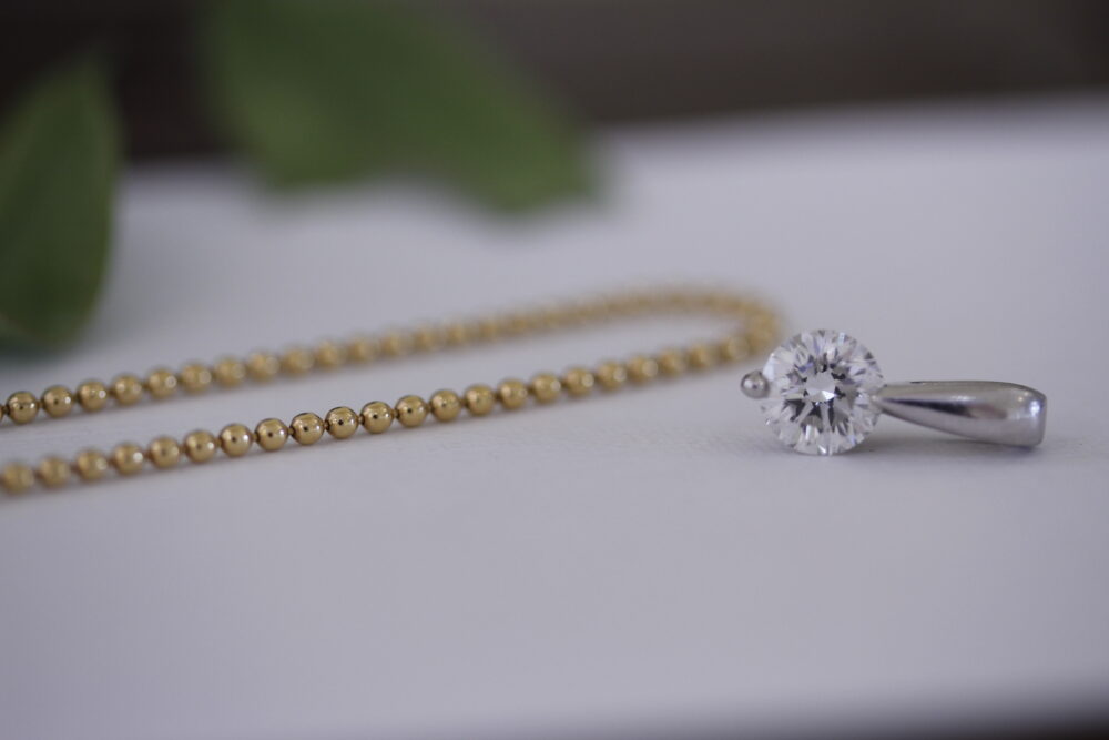 ダイヤのペンダントトップのデザイン変更