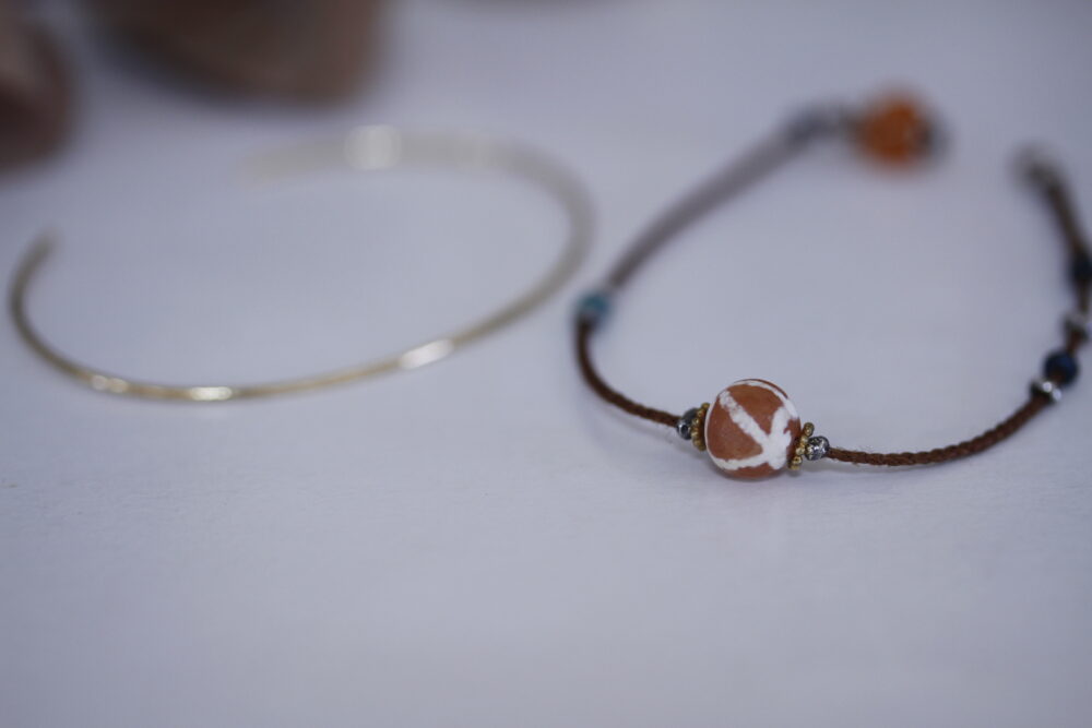 紐ブレスレットをバングルへ