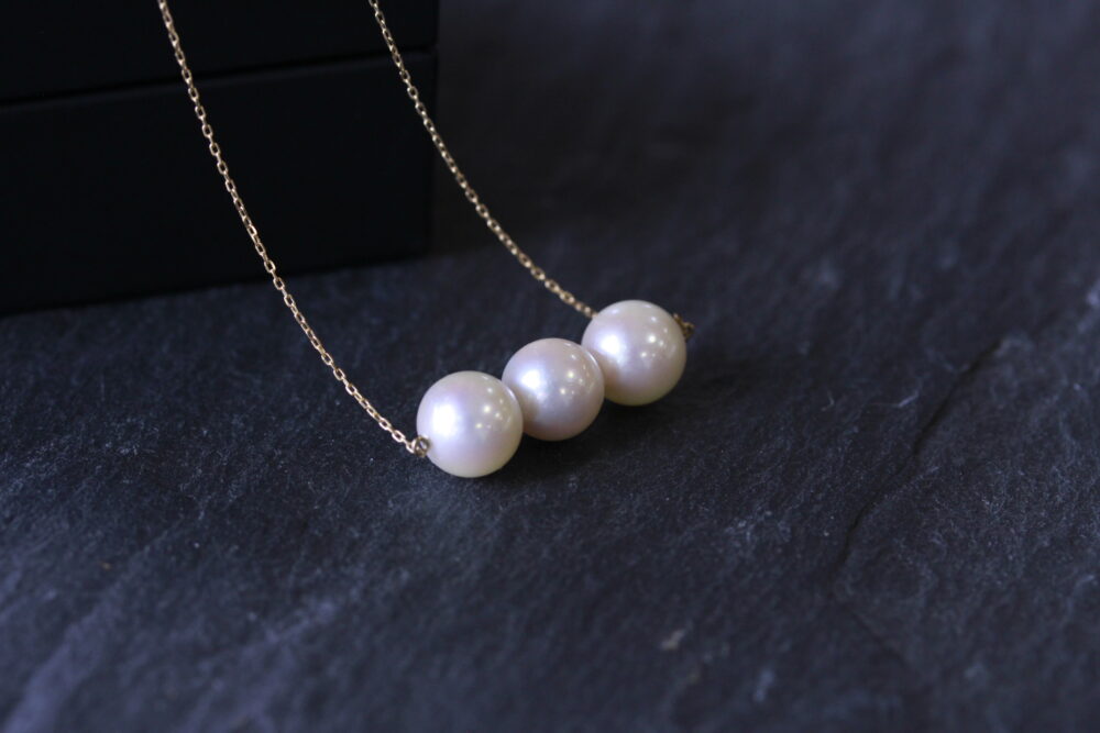 持っていたパール３粒でネックレスを作成