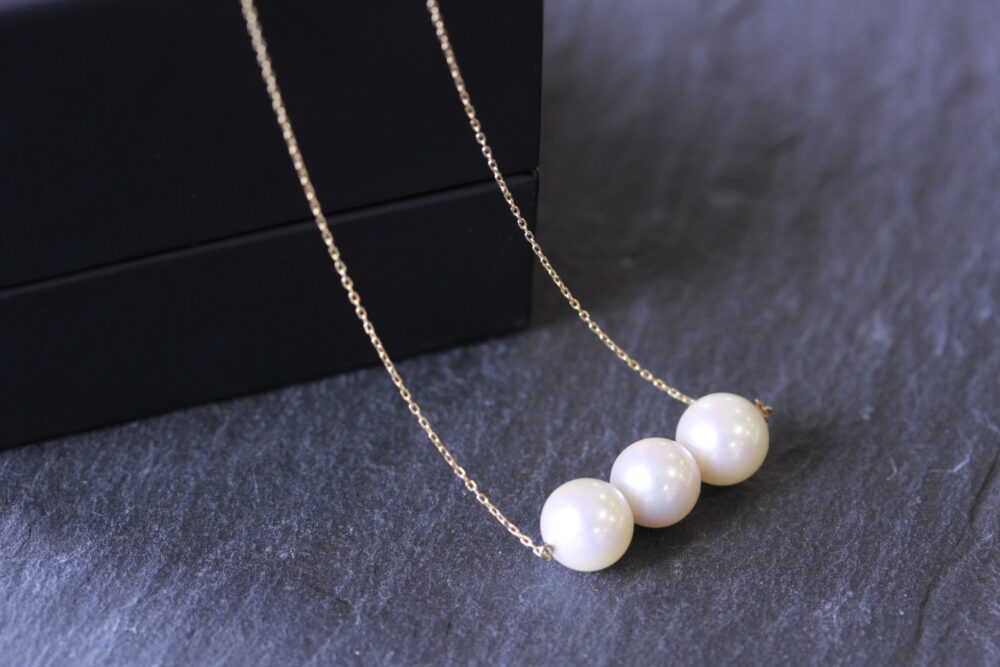 持っていたパール３粒で<br />
ネックレスを作成