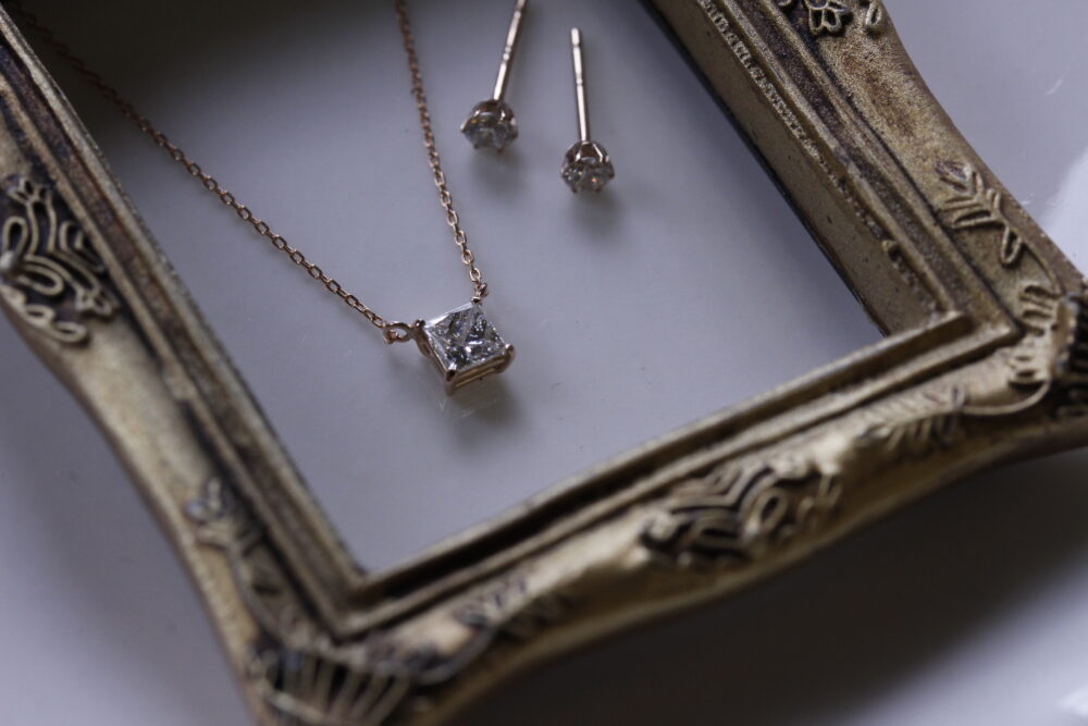 ダイヤの指輪をネックレスへ