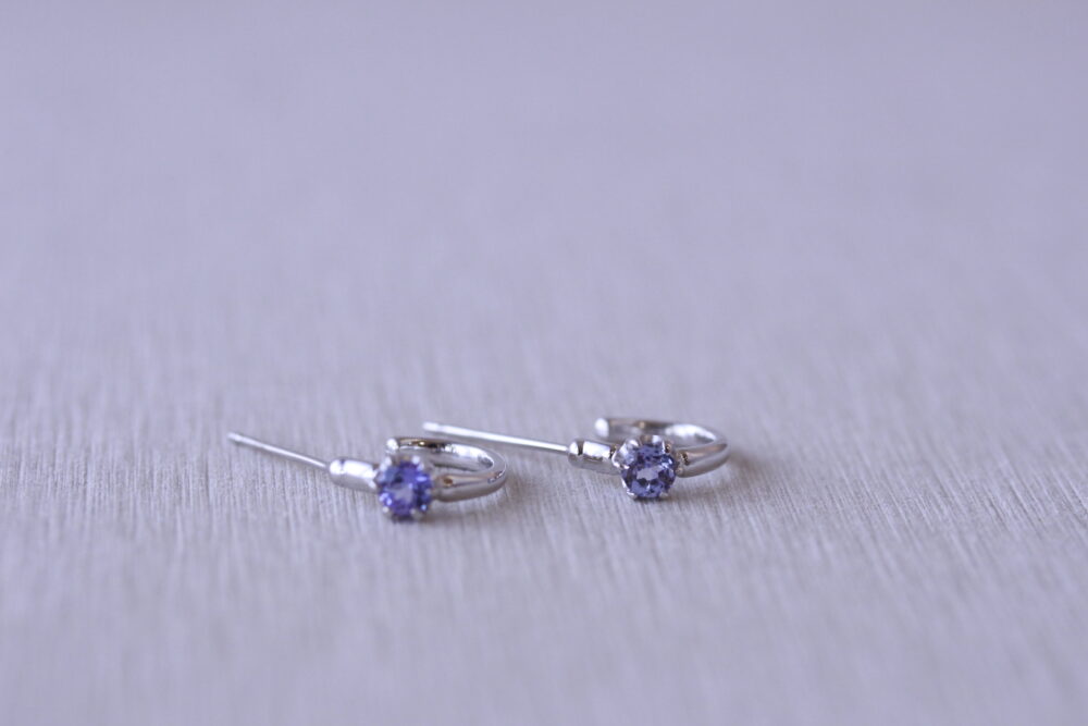 イヤーカフ→ピアスへ