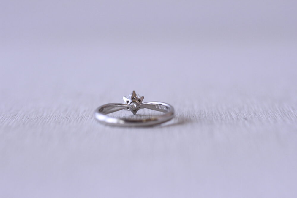 婚約指輪をカジュアルデザインへ