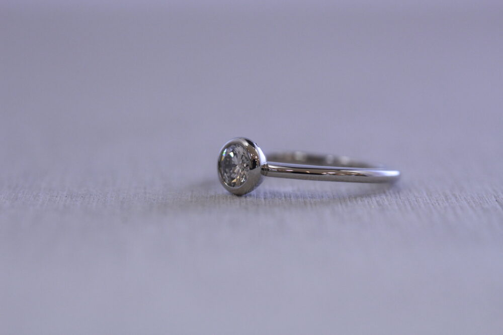 婚約指輪をカジュアルデザインへ