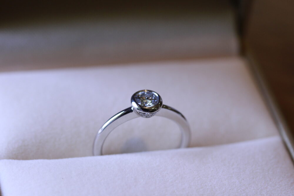 婚約指輪をカジュアルデザインへ