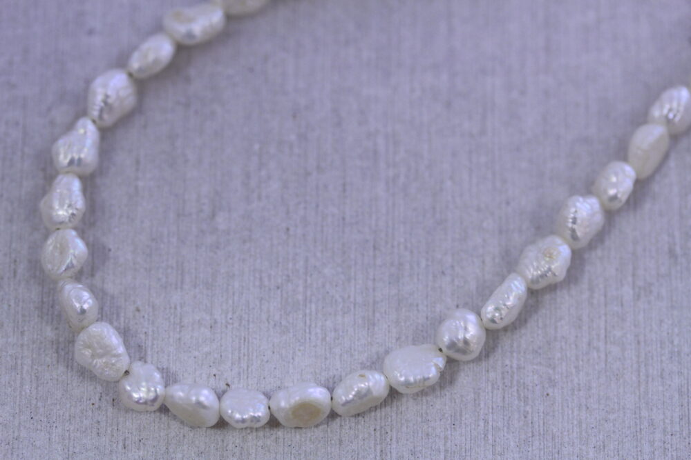 ケシパールのピアス＆ネックレスを<br />
1本のロングネックレスへ